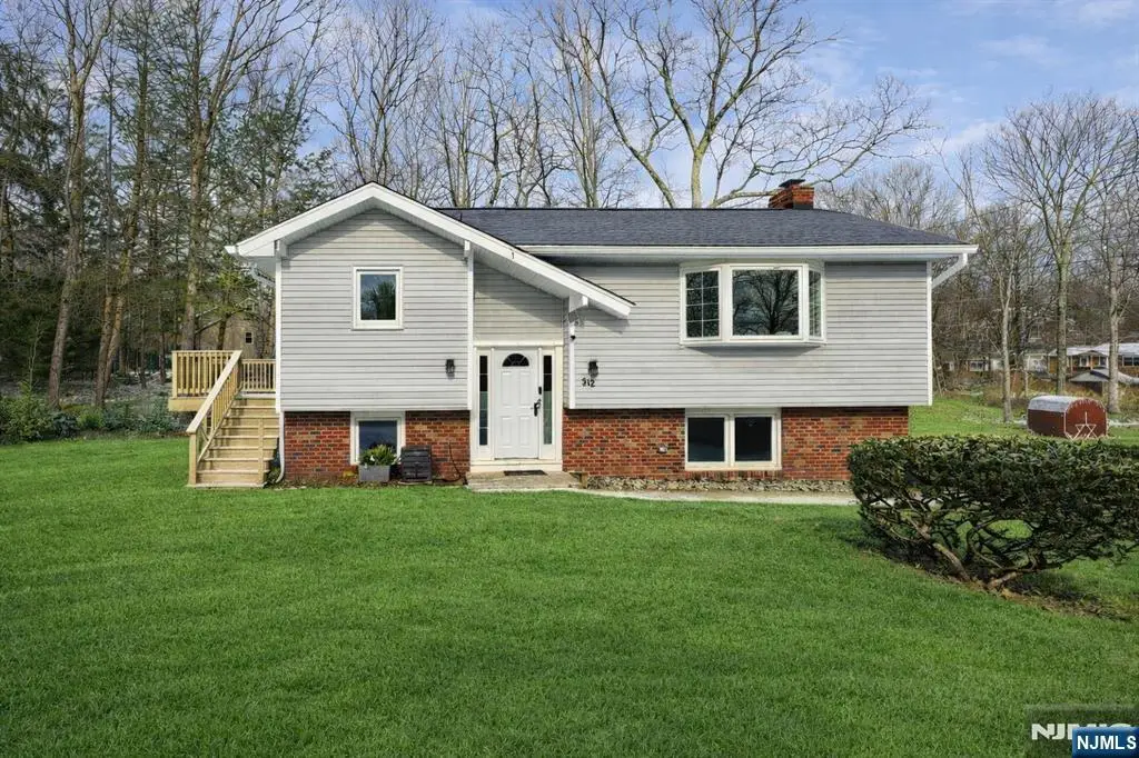 512 N Lake Shore Drive, Upper Greenwood Lake, NJ 07421 - #1