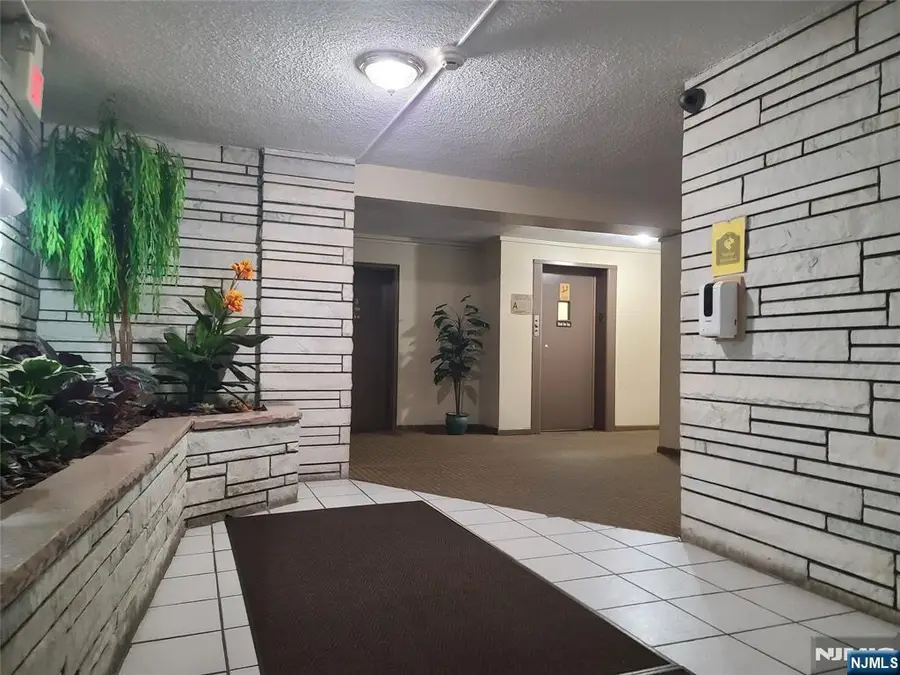 2200 Center Avenue E6, Fort Lee, NJ 07024 - #2