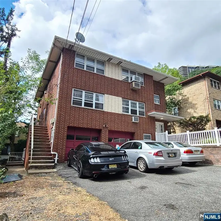 3 Hooks Lane, Edgewater, NJ 07020 - #2