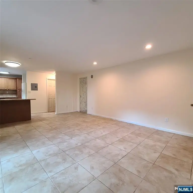 3 Hooks Lane, Edgewater, NJ 07020 - #3