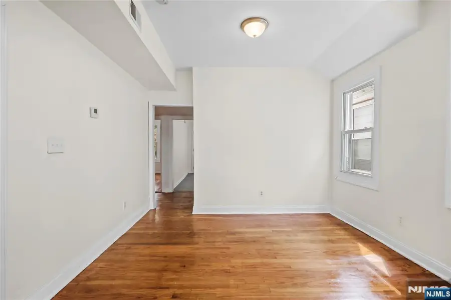 27 Triton Terrace, Newark, NJ 07104 - #3