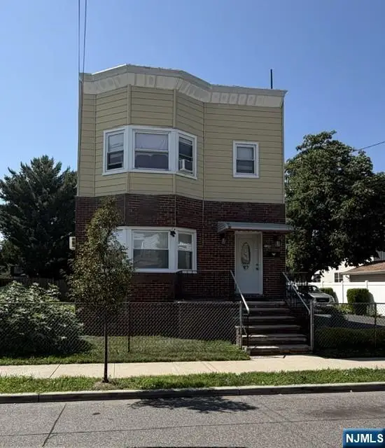735 7th Street, Secaucus, NJ 07094