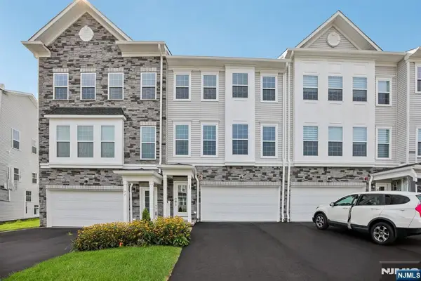 69 Eastwood Terrace, East Hanover Twp, NJ 07936