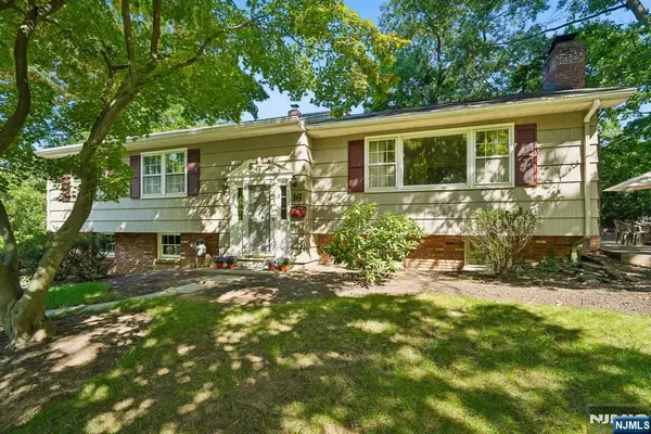16 Darlene Terrace, Twp of Washington, NJ 07676