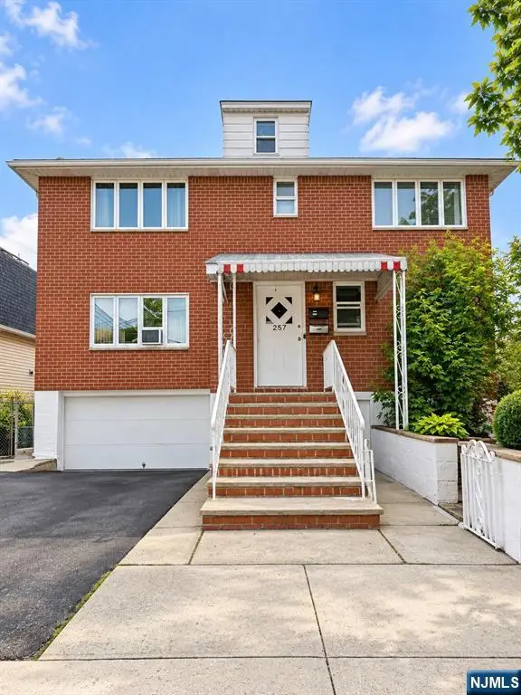 257 Desoto Place, Cliffside Park, NJ 07010