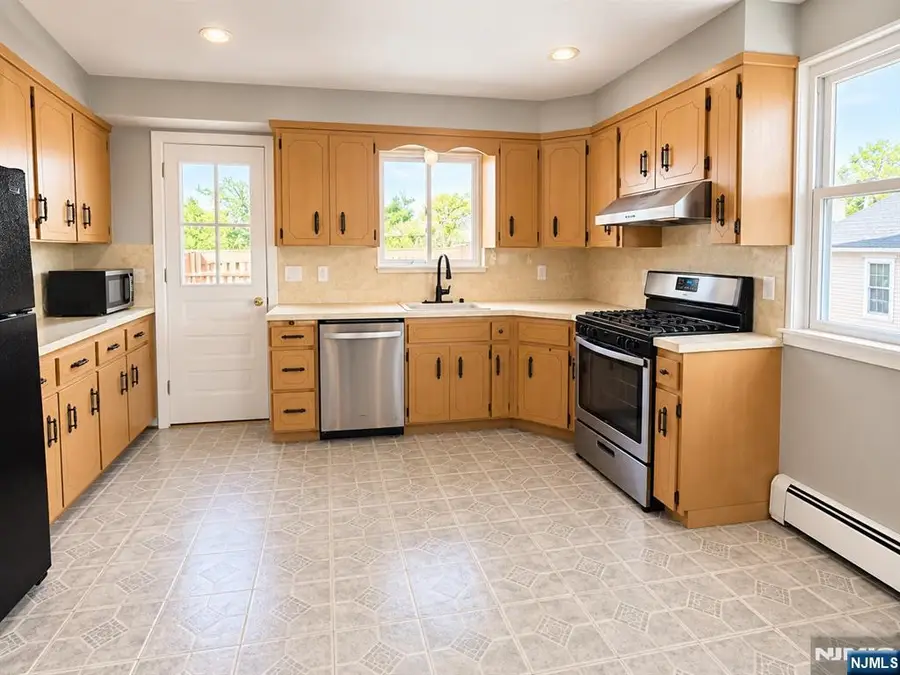 257 Desoto Place, Cliffside Park, NJ 07010 - #3
