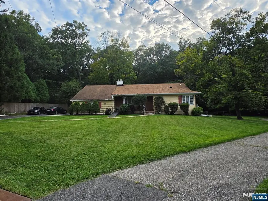 39 Greendale Road, Cedar Grove, NJ 07009 - #3