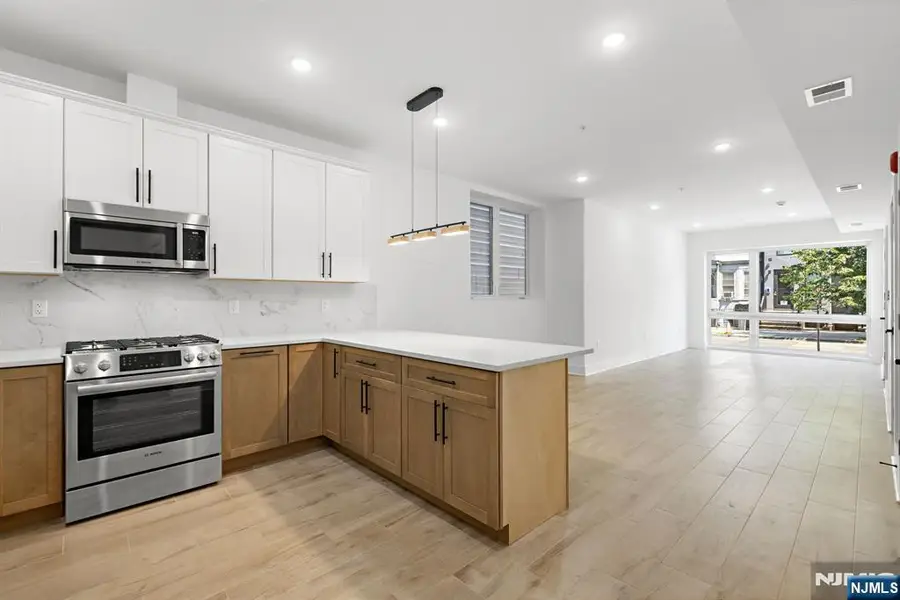 1001 Summit Avenue 1, Jersey City, NJ 07307 - #3
