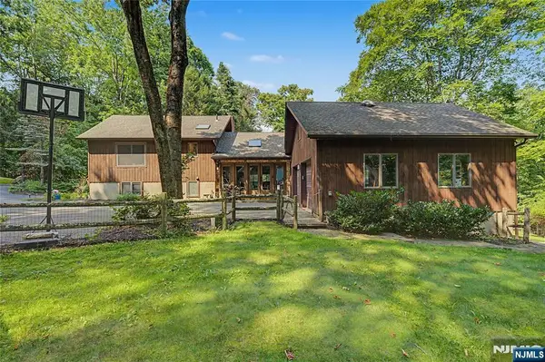 451 W Brook Road, Ringwood, NJ 07456