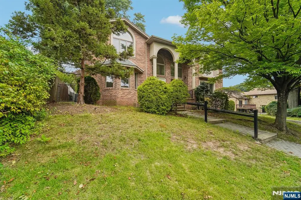 14 Leighton Street, Englewood Cliffs, NJ 07632 - #1