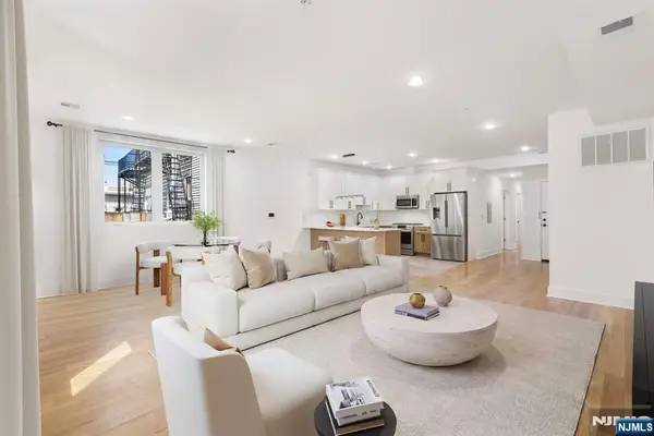 1001 Summit Avenue 2, Jersey City, NJ 07307