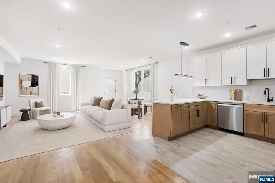 1001 Summit Avenue 2, Jersey City, NJ 07307 - #2