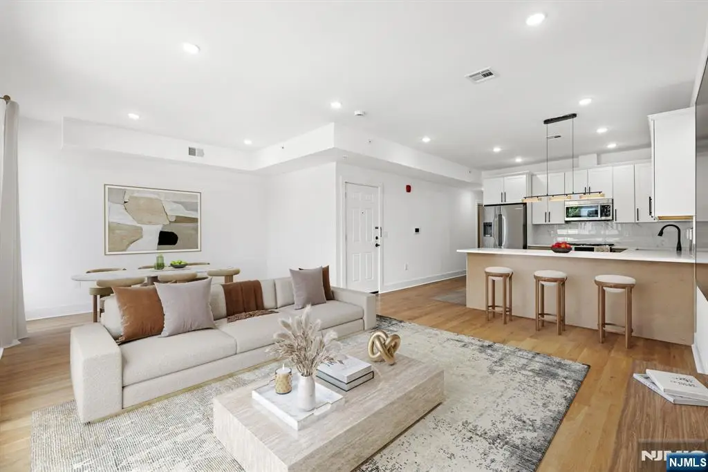 1001 Summit Avenue 3, Jersey City, NJ 07307 - #1