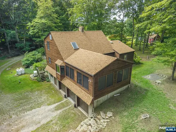176 Henderson Road, West Milford, NJ 07460