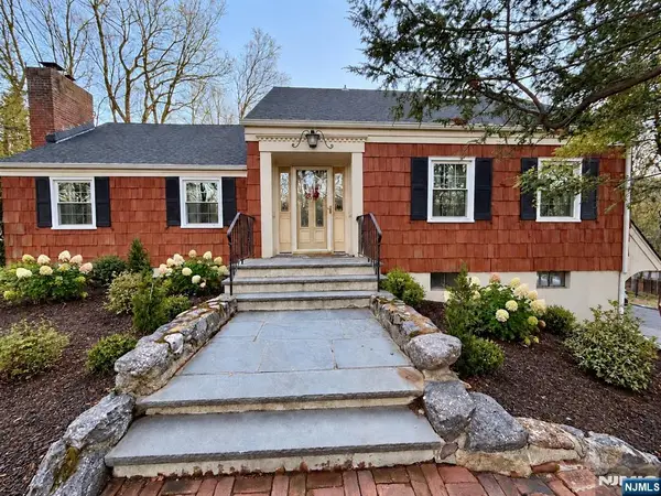 3 Gravel Hill Road, Kinnelon Borough, NJ 07405