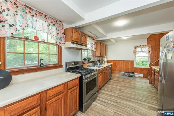 19 Skyland Avenue, Wanaque, NJ 07420