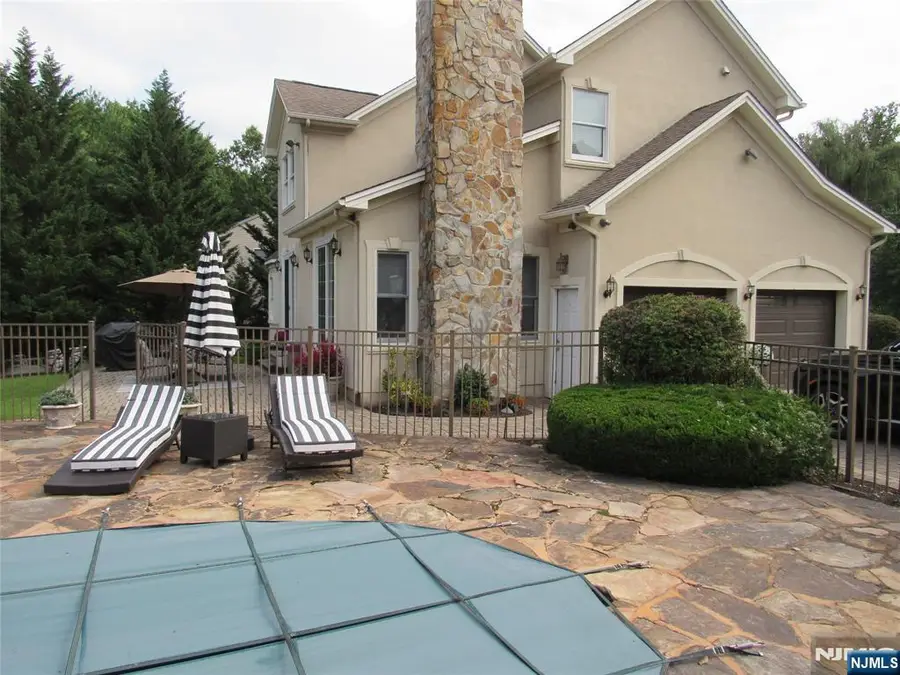 5 Pilgrim Court, Cedar Grove, NJ 07009 - #3