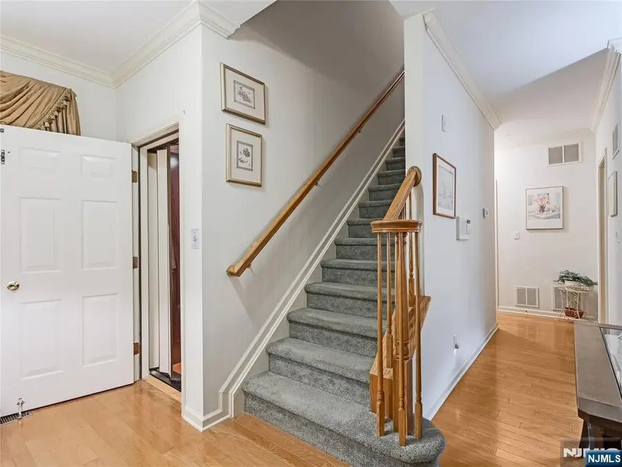9 Goffle Brook Court 205, Hawthorne, NJ 07506 - #2