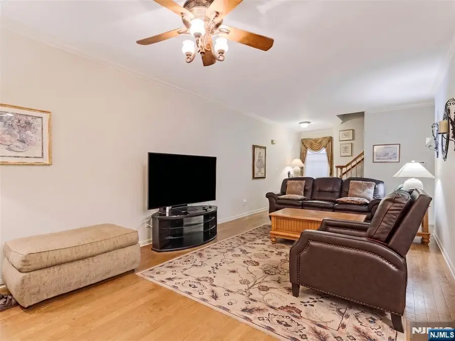 9 Goffle Brook Court 205, Hawthorne, NJ 07506 - #3