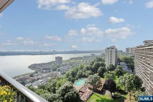 5 Horizon Road 1403, Fort Lee, NJ 07024