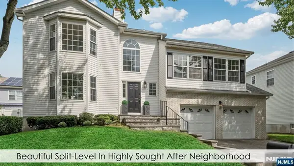 758 Manchester Way, Paramus, NJ 07652