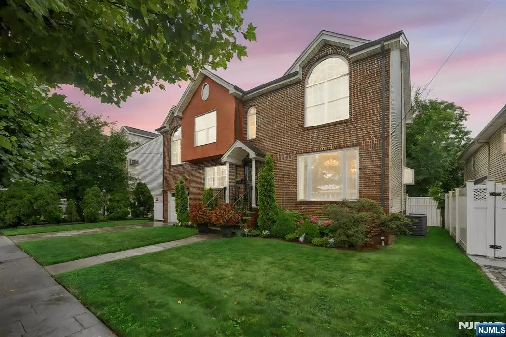 18 Gail Place, Secaucus, NJ 07094 - #1