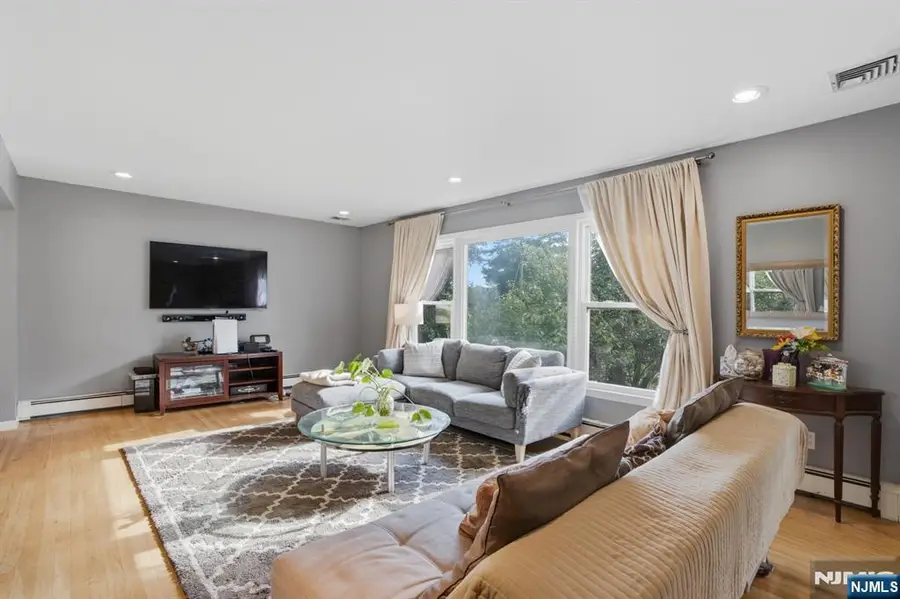 10 Rosemere Avenue, West Caldwell, NJ 07006 - #3