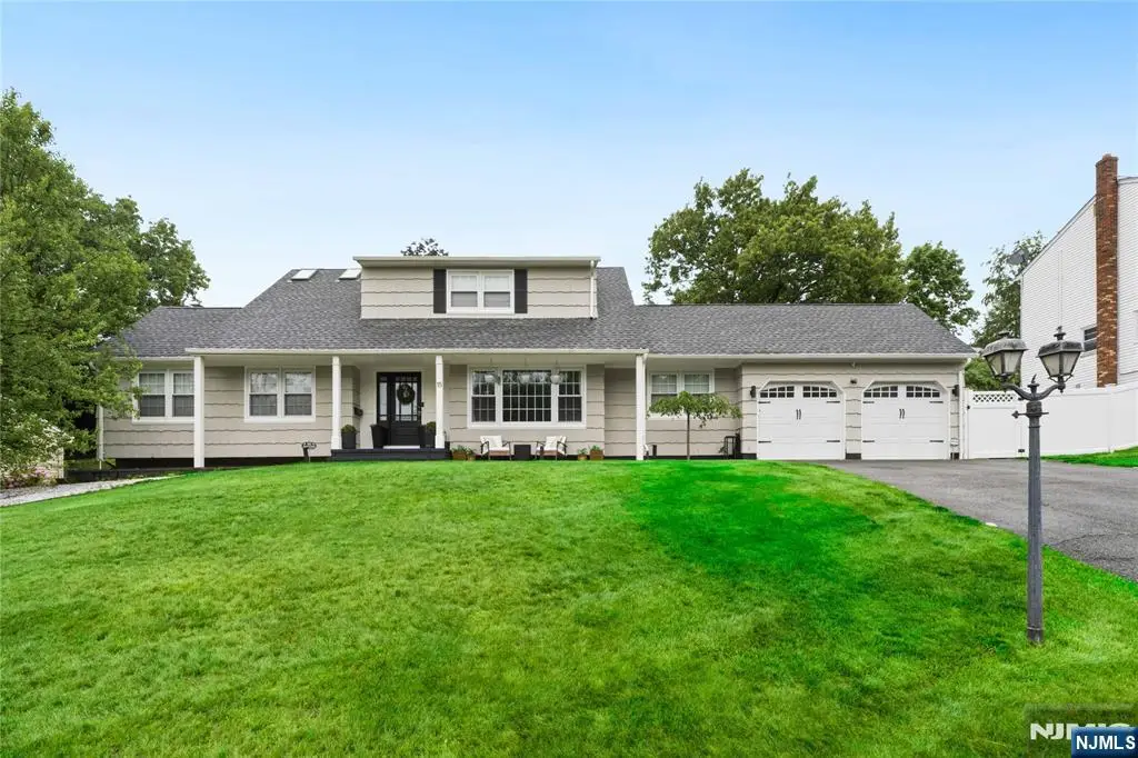 15 Almroth Drive, Wayne, NJ 07470 - #1