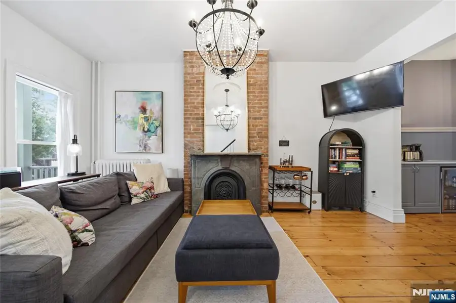 22 Laidlaw Avenue, Jersey City, NJ 07306 - #3