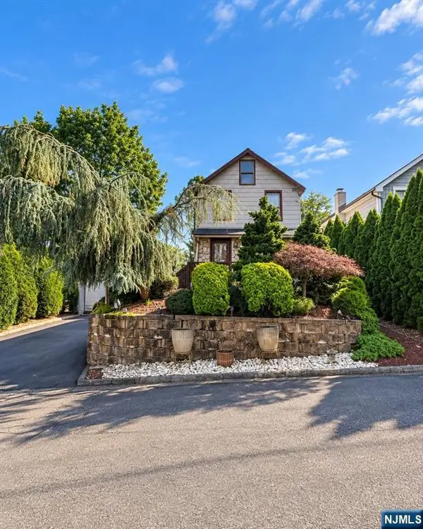 4 Montville Avenue, Montville Township, NJ 07045