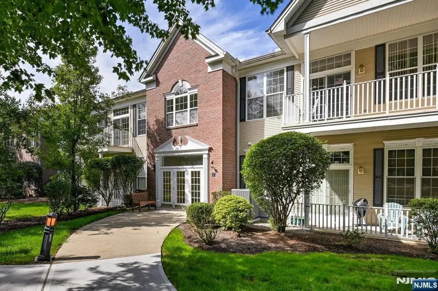 1409 Four Seasons Drive, Wayne, NJ 07470 - #2