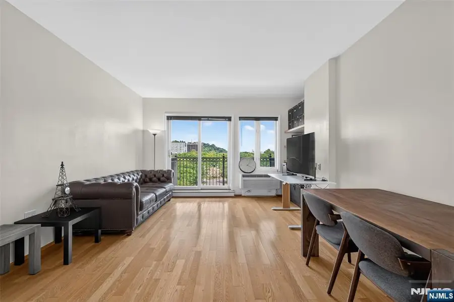 1212 City Place 1212, Edgewater, NJ 07020 - #3