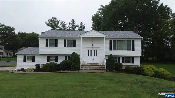 2 Tanglewood Drive, East Hanover Twp, NJ 07936