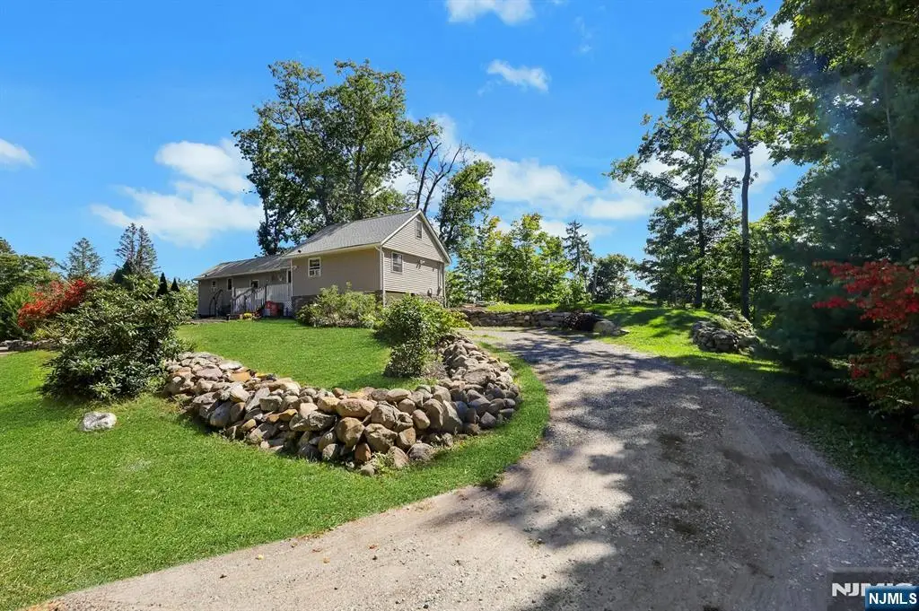 2 Kushaqua Trail, Hewitt, NJ 07421 - #1