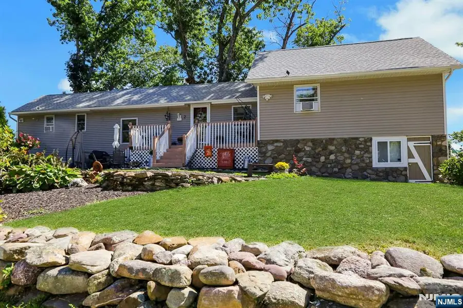 2 Kushaqua Trail, Hewitt, NJ 07421 - #3