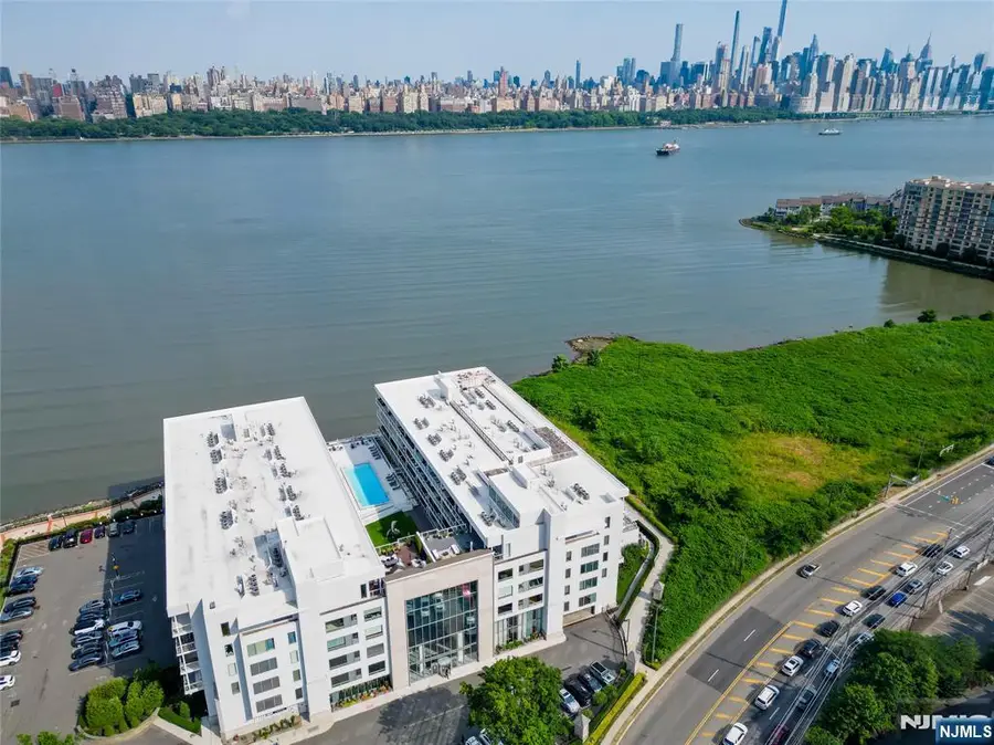 3 Somerset Lane 504, Edgewater, NJ 07020 - #3