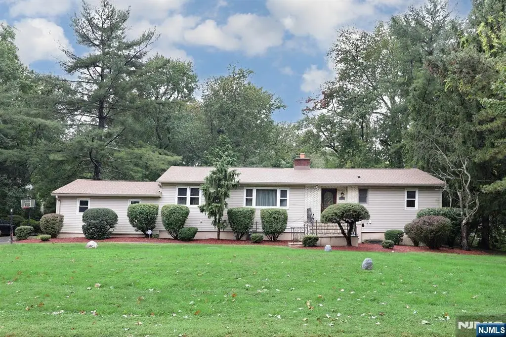 331 Forest Glen Avenue, Franklin Lakes, NJ 07417 - #1