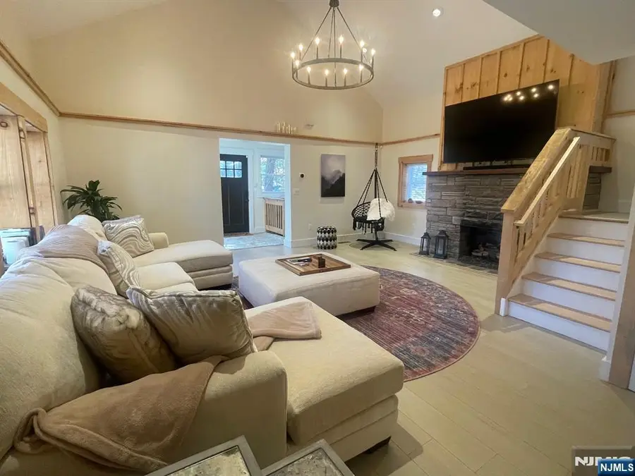 94 Banker Road, Upper Greenwood Lake, NJ 07421 - #2