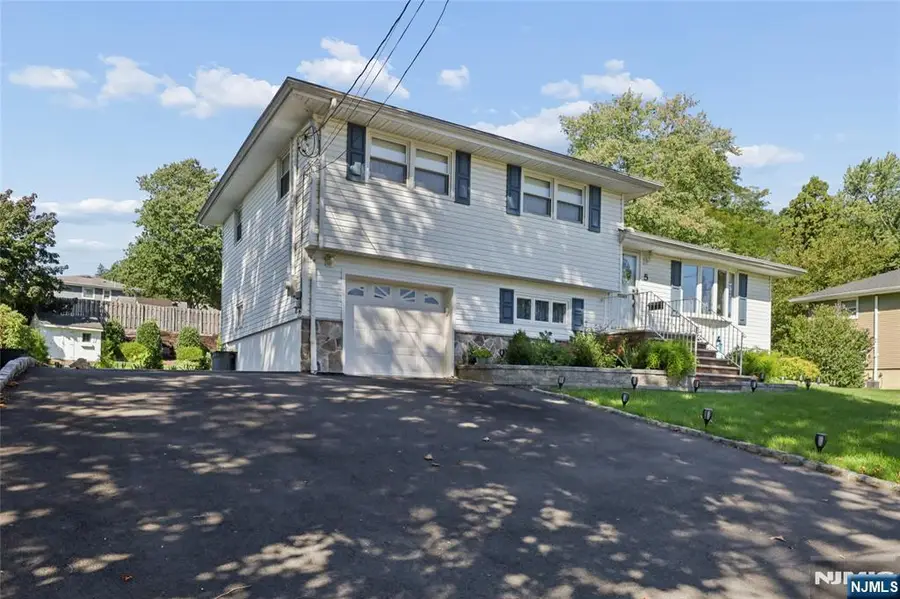 5 Viewpoint Road, Wayne, NJ 07470 - #2