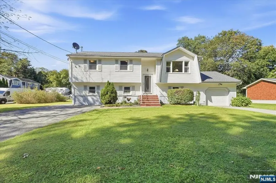 7 Paradise Trail, Stockholm, NJ 07460 - #2