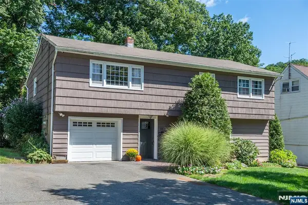 52 Channing Drive, Ringwood, NJ 07456