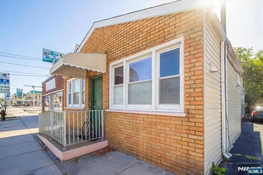 37 NEWARK POMPTON Turnpike, Little Falls, NJ 07424 - #3