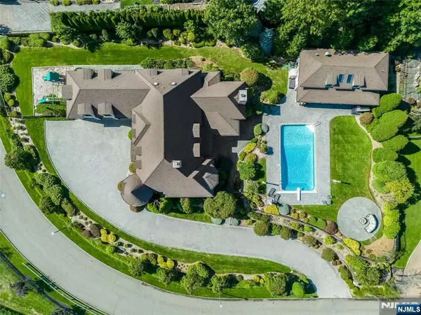 15 Mountainview Court, Totowa, NJ 07512