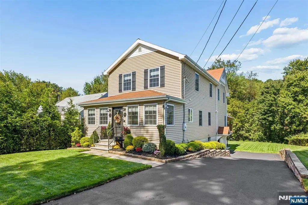 22 Thomas Terrace, Wayne, NJ 07470 - #1