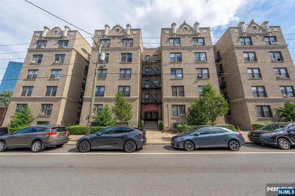 2700 John F Kennedy Boulevard 102, Jersey City, NJ 07306 - #1