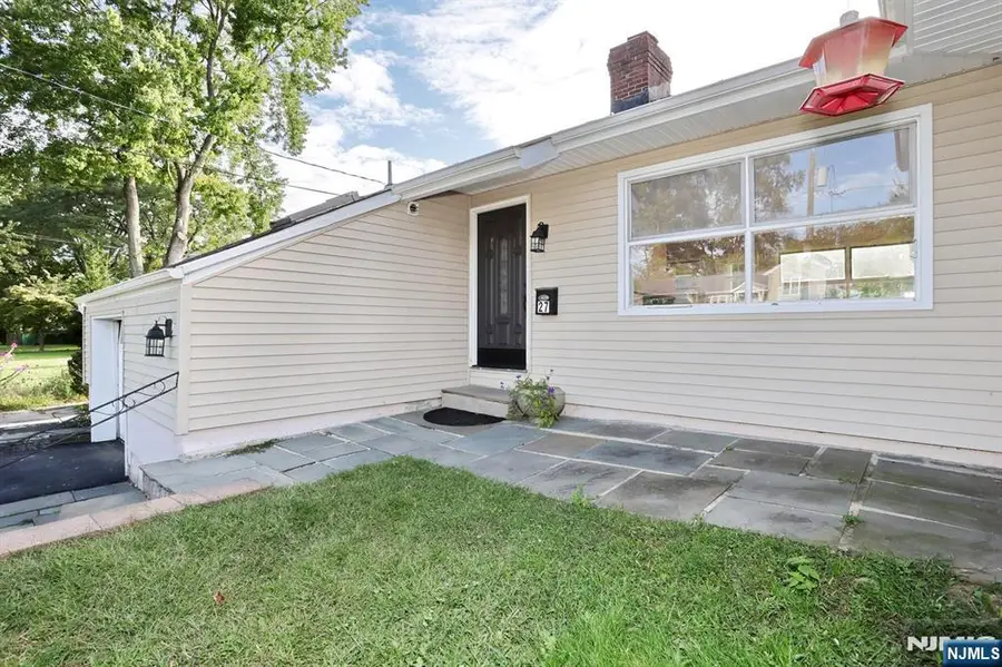 27 BRIARCLIFF Road, Hillsdale, NJ 07642 - #2