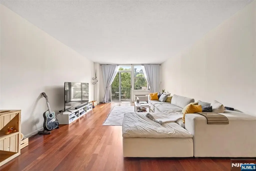 100 Grand Cove Way 5H, Edgewater, NJ 07020 - #1
