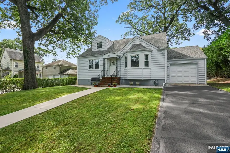 15 Oak Ridge Avenue, Nutley, NJ 07110 - #2