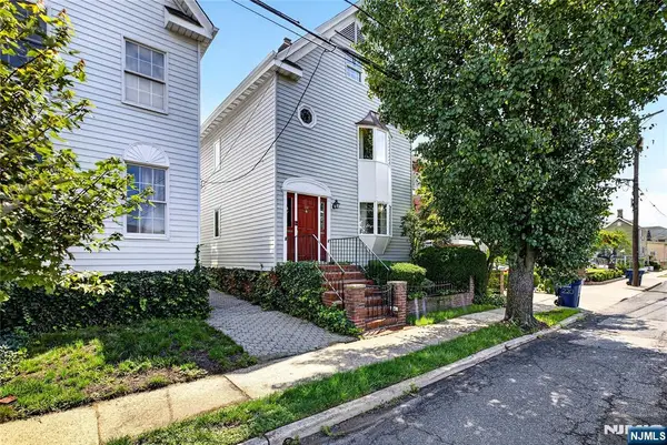 218 Jackson Avenue, Hackensack, NJ 07601