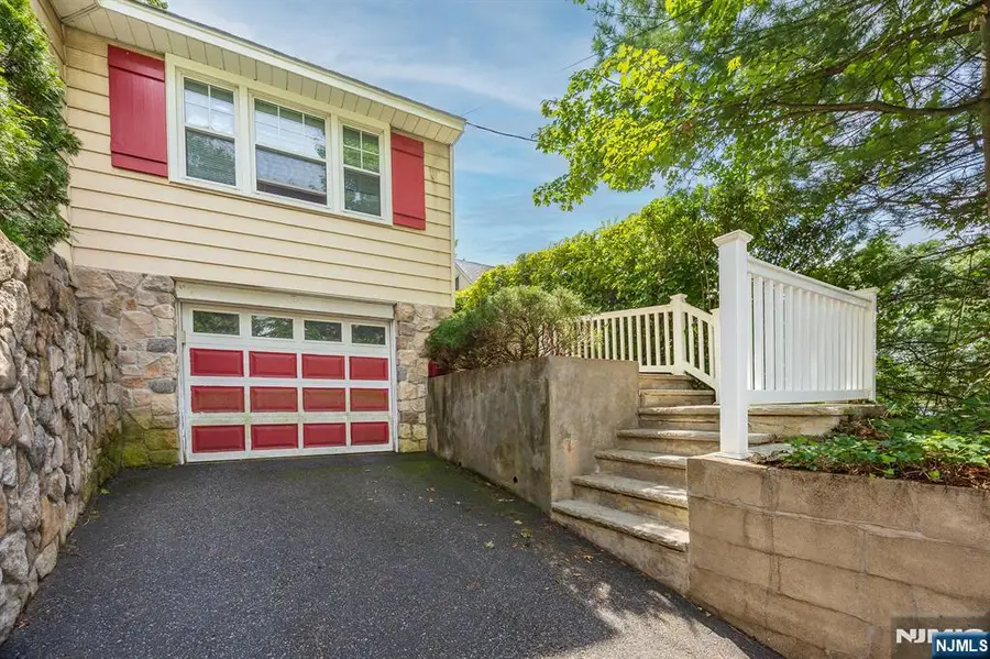 225 Jackson Avenue, Rutherford, NJ 07070 - #3